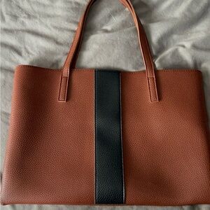Vince Camuto messenger bag, only used a few times, beautiful condition.
